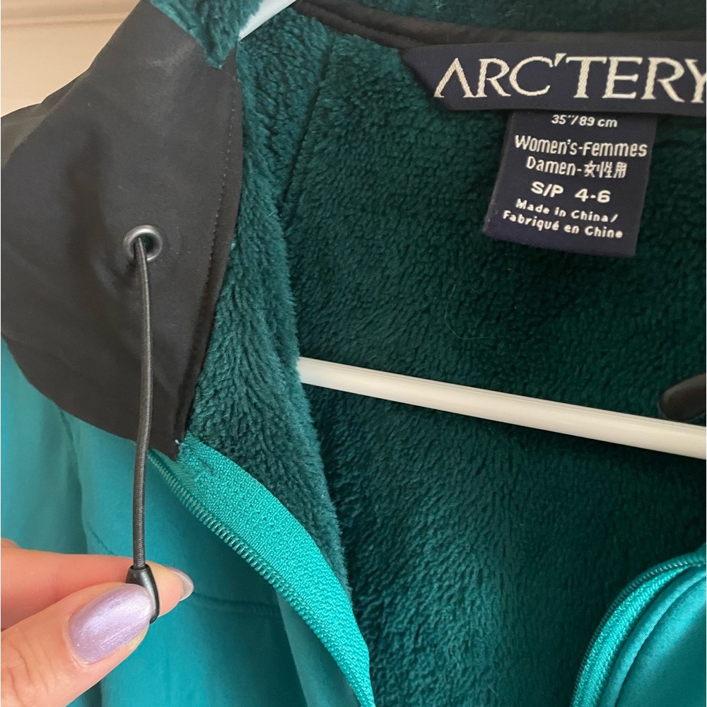Arc'teryx Women's Green Winter Jacket size small - Picture 4 of 10